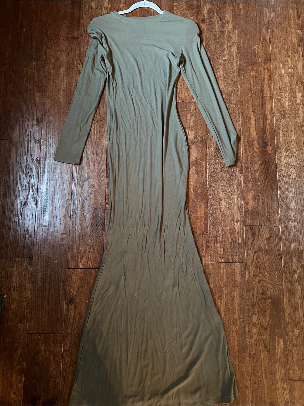 ReoRia Olive Green Long-Sleeve Maxi Dress